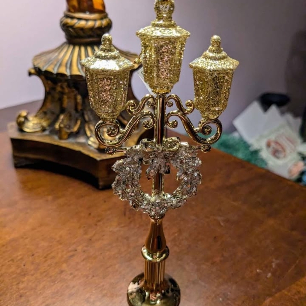 Elegant Gold Lamp Post Ornament